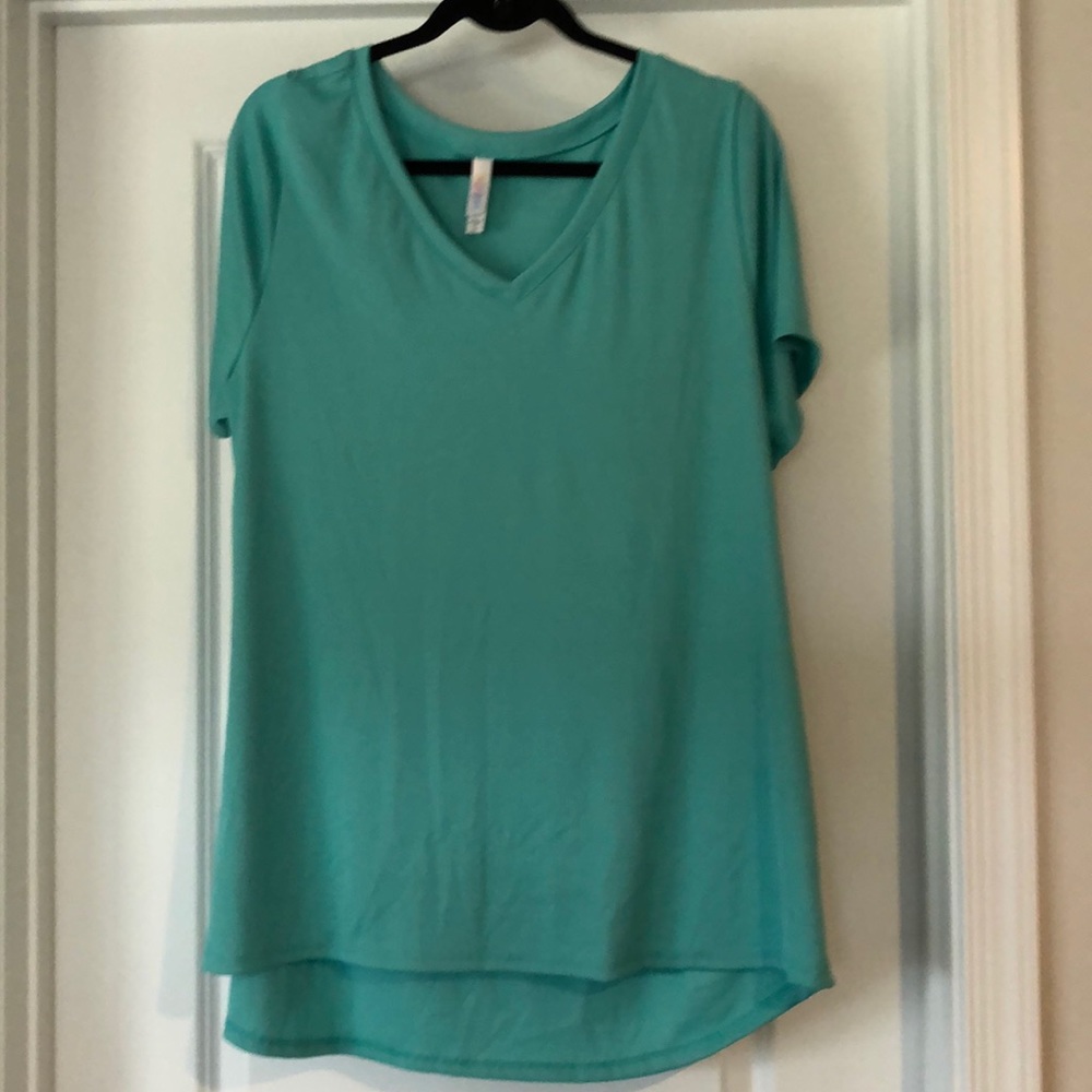 NWOT Lularoe Christy Tee 2xl
